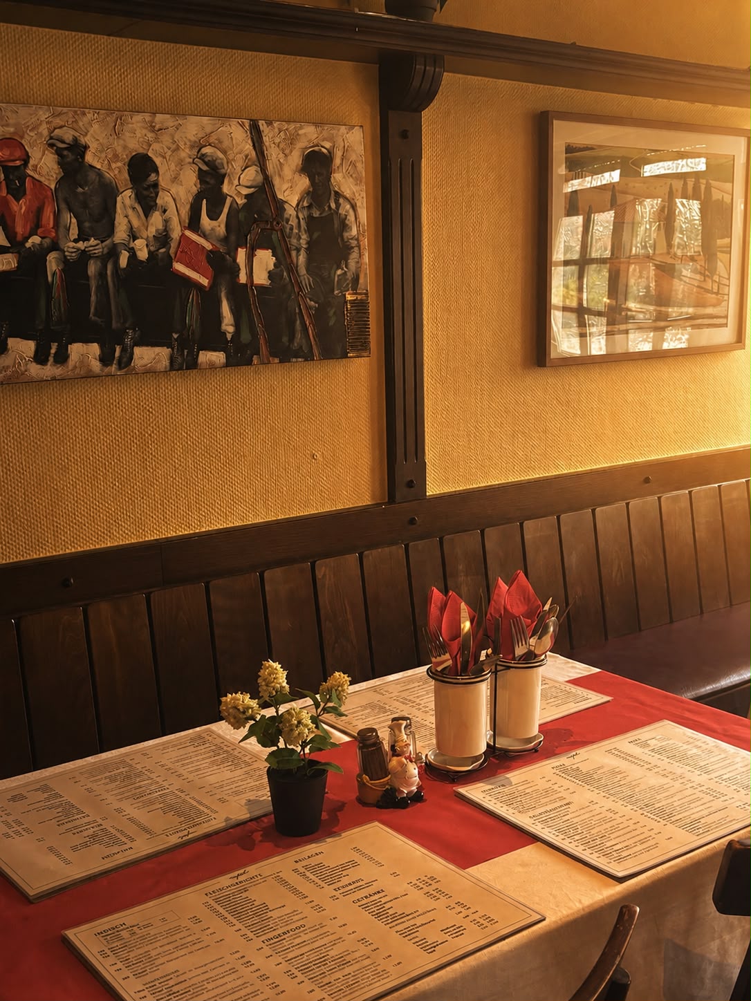 Eingedeckter Tisch im Ristorante Napoli